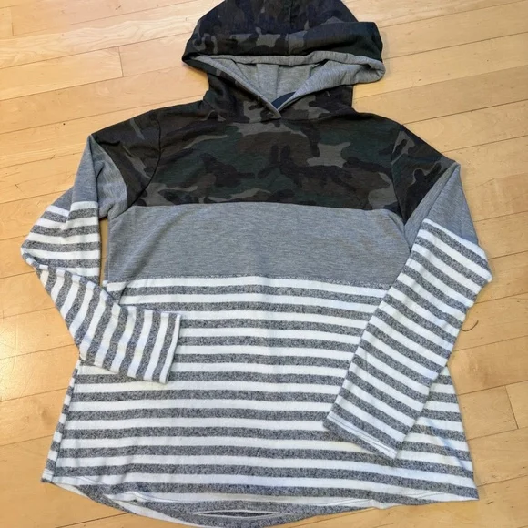 New Lovely Melody color block hoodie top, S - Picture 2 of 5